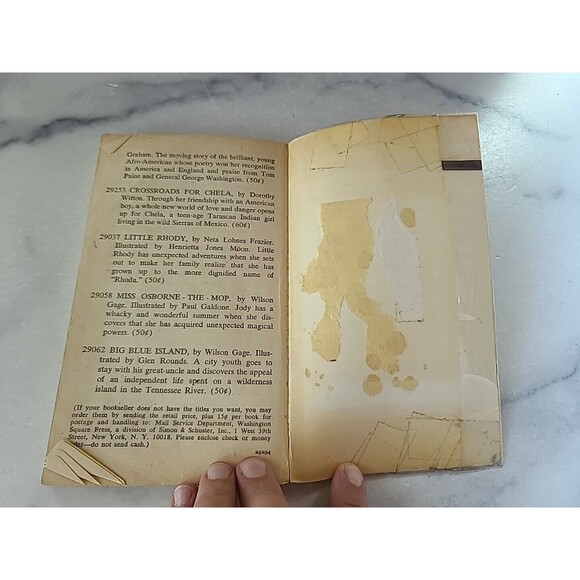 A Present From Rosita By Celeste Edell Paperback - Picture 8 of 10